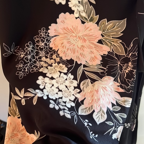 Boutique Black Floral Print Midi Dress - Picture 3 of 6